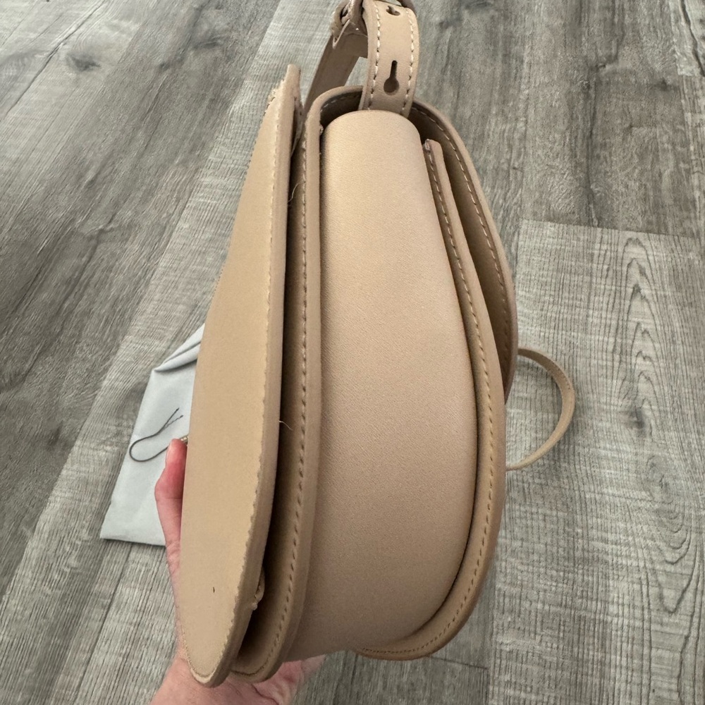 Charles & Keith Layla Chain Link Crossbody Bag - Beige - Size Medium - Picture 4 of 10